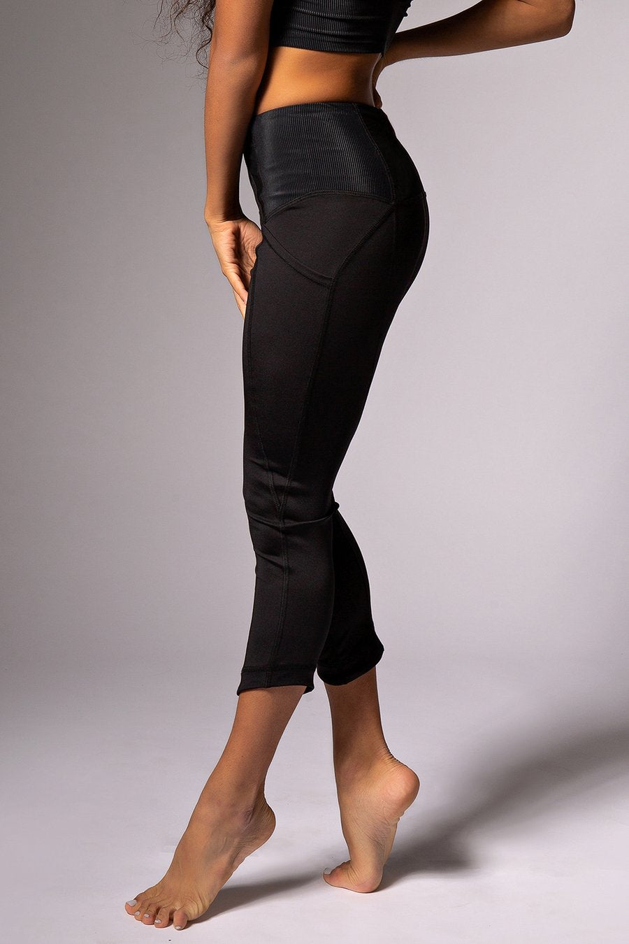 Buy online high quality Tiger Friday Facet Cropped Leggings - The Movement Boutique - Kelowna